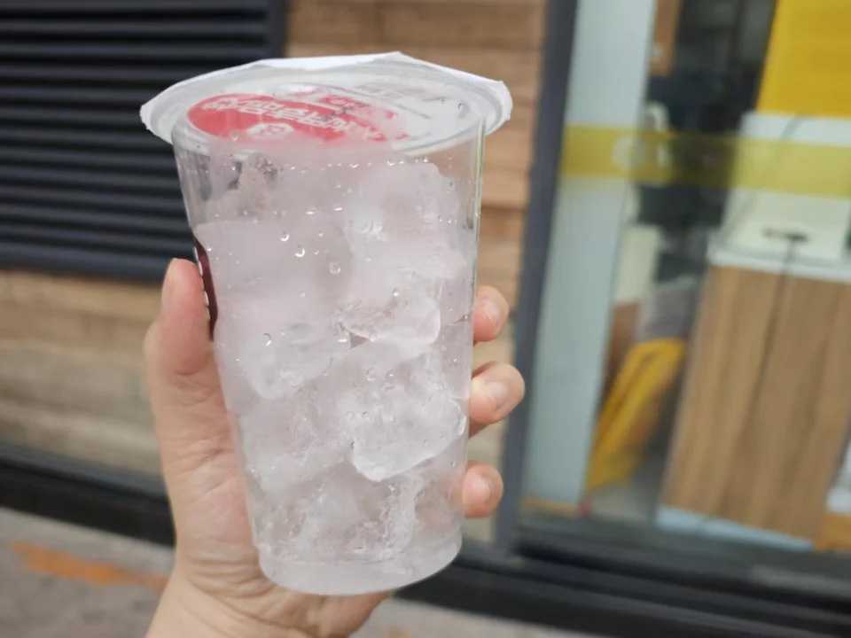 创新自动化冰杯生产线——饮品行业的革命性变革，开启智能生产新时代