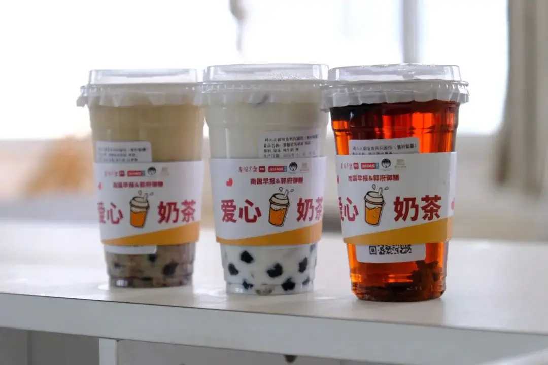 科技赋能饮品安全:全自动灌装封口机的创新之旅