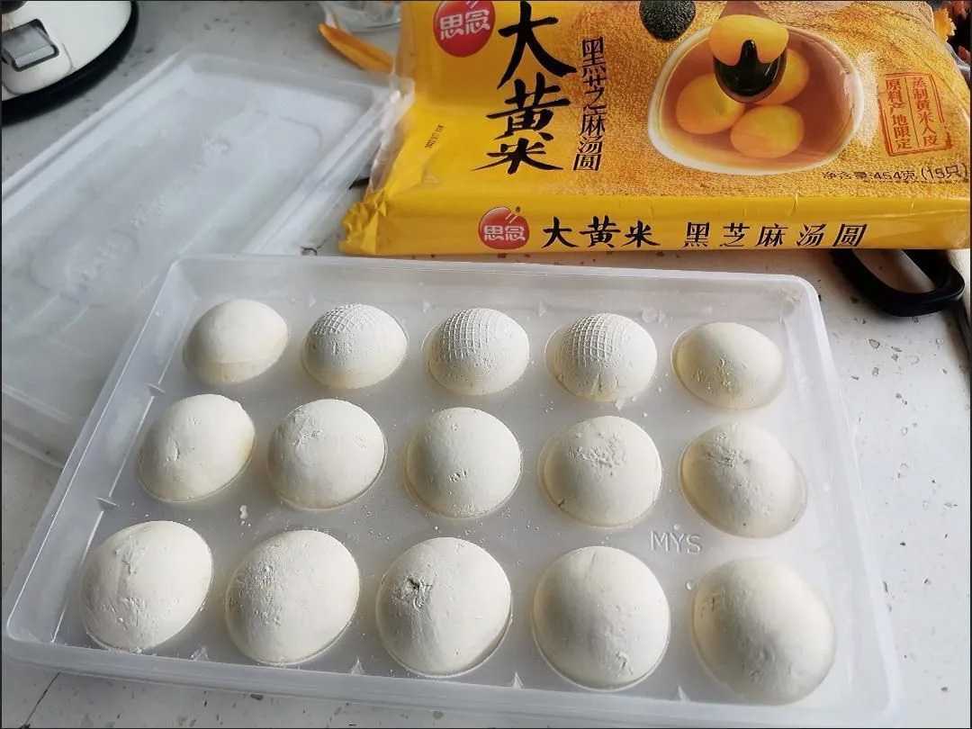 智冻未来，包揽高效：吕工机械开启速冻食品包装新纪元