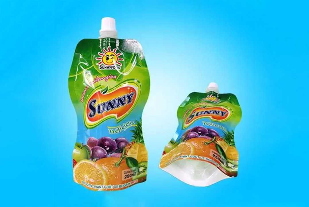 吕工机械｜全自动吸嘴袋果汁灌装生产线，源头定制赋能饮品企业规模化升级